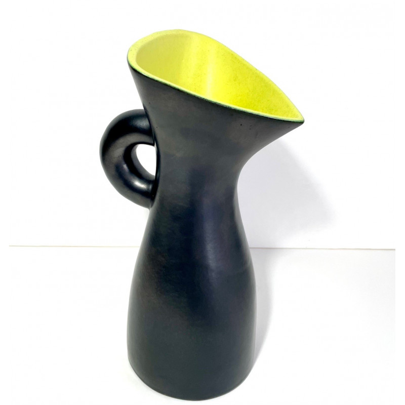 Vase pichet en faïence numéro 2000 par Pol Chambost